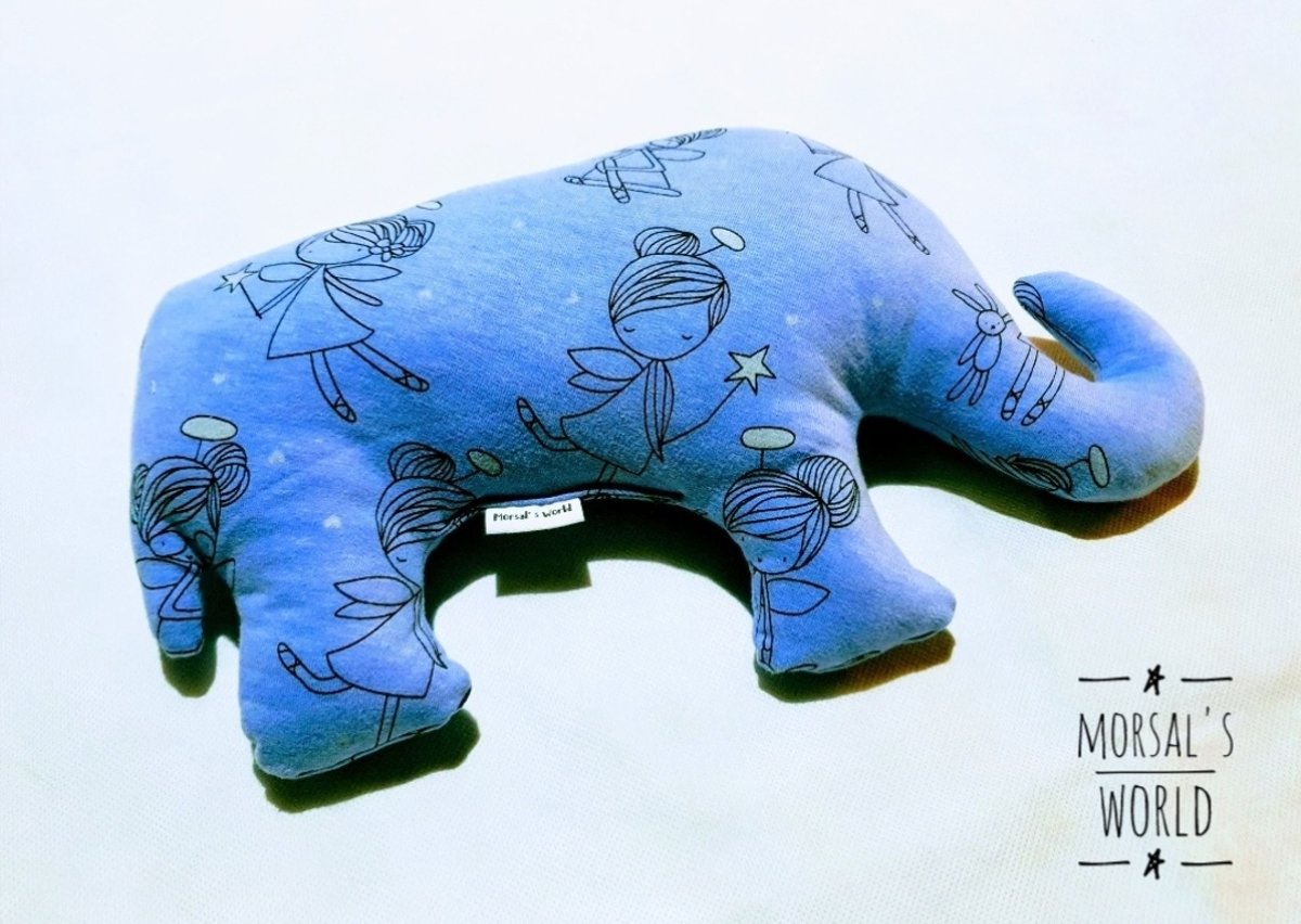 Olifant knuffel blauw gevuld met onbewerkte schapenwol